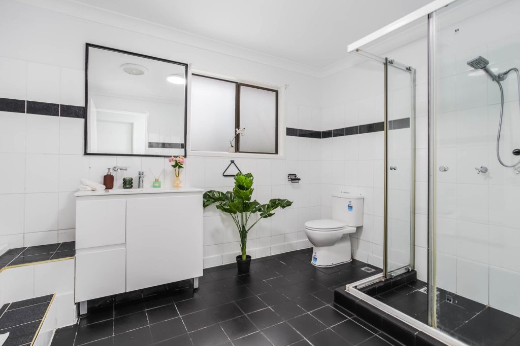 17 Maunder Avenue, Girraween NSW 2145 - photo 11