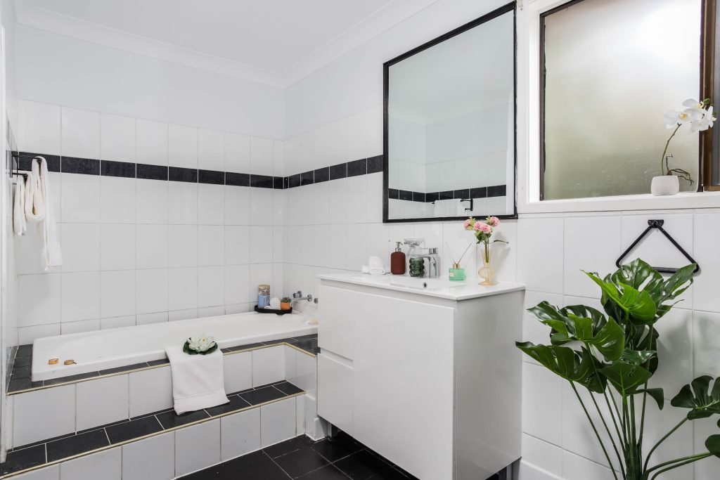 17 Maunder Avenue, Girraween NSW 2145 - photo 12