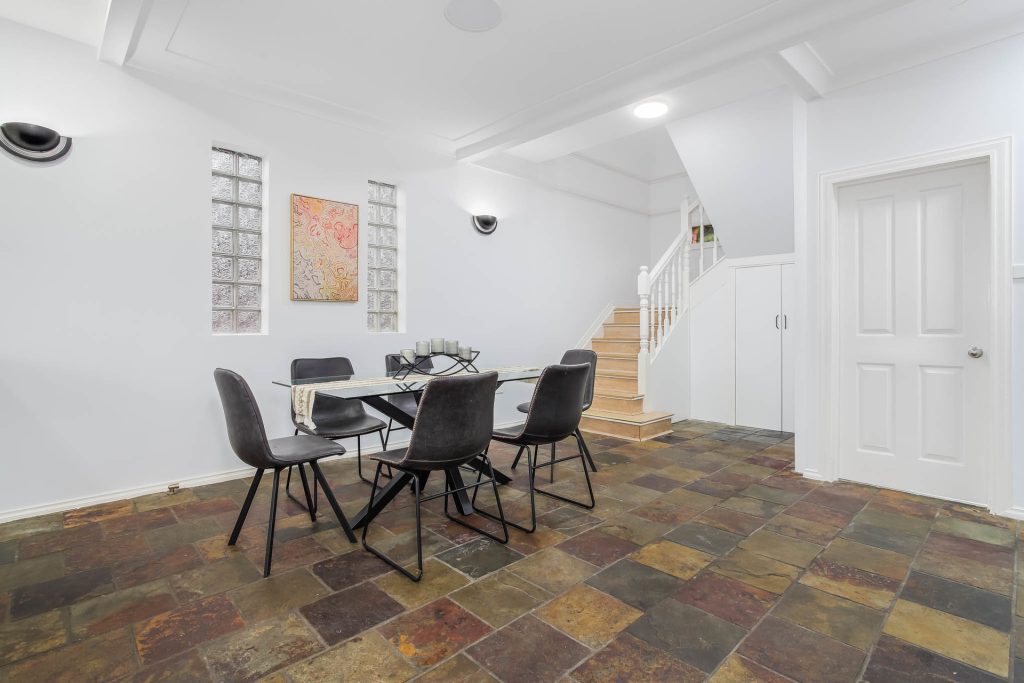 17 Maunder Avenue, Girraween NSW 2145 - photo 4