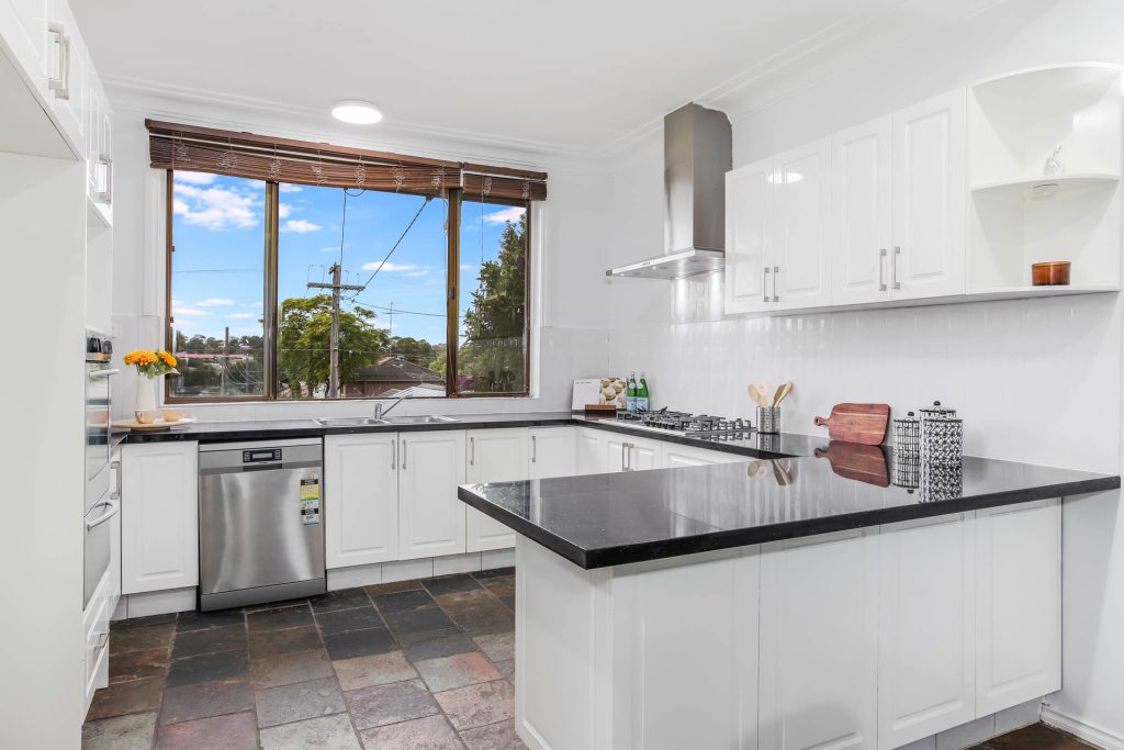 17 Maunder Avenue, Girraween NSW 2145 - photo 5