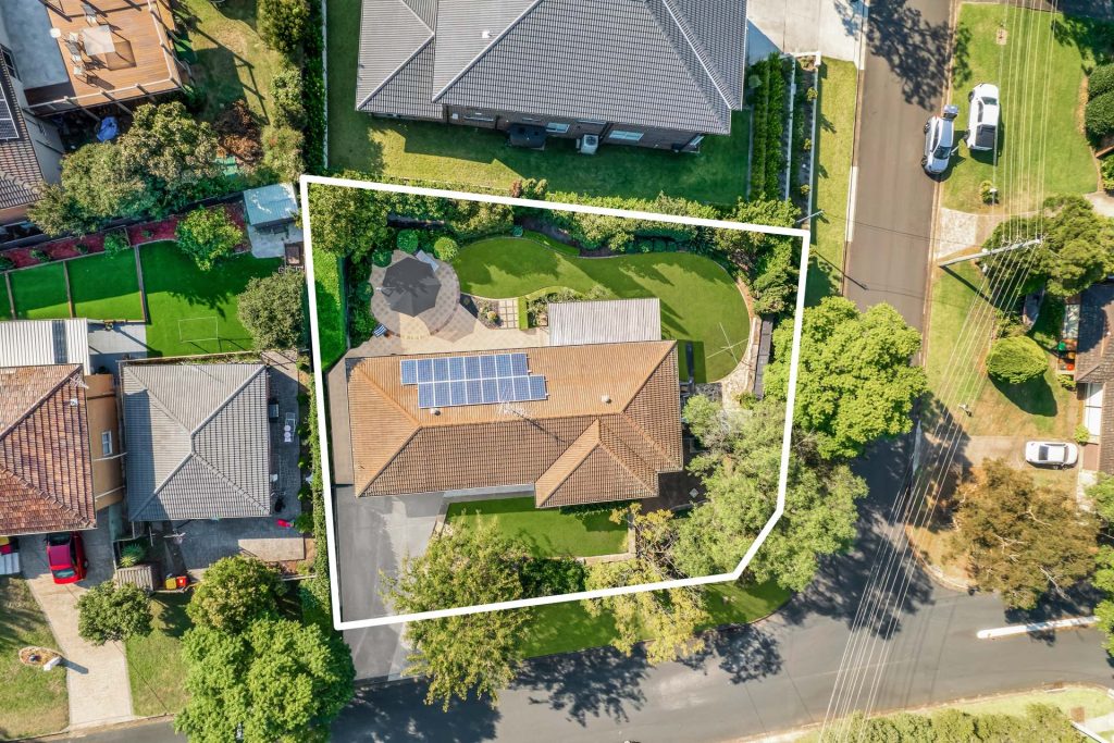 3 Peel Road, Baulkham Hills NSW 2153 - photo 4