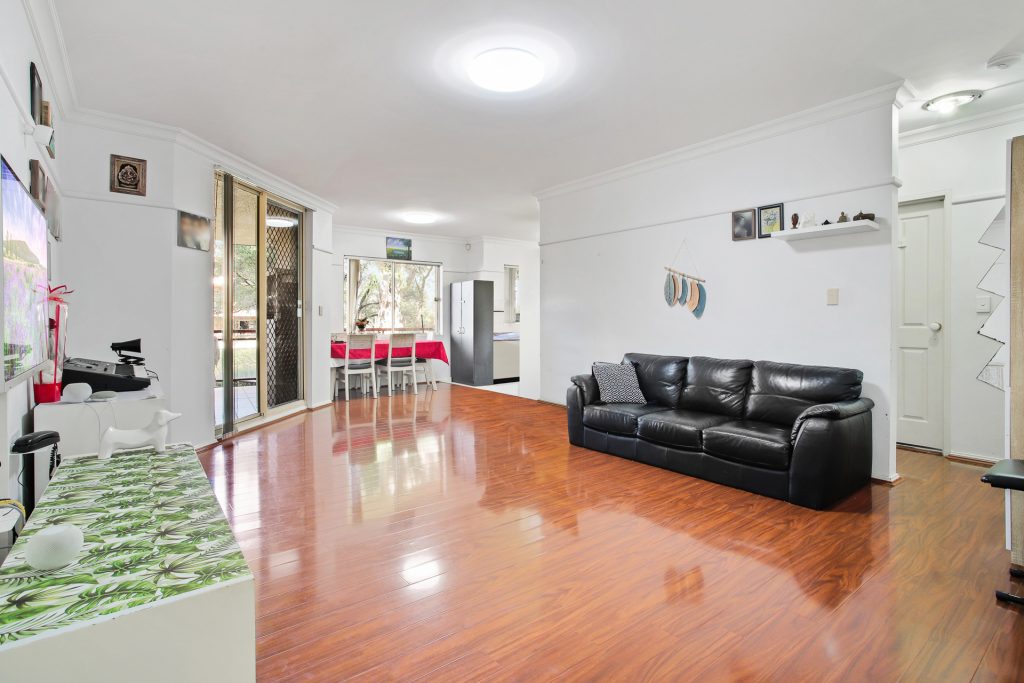 3/15 Mowle Street, Westmead NSW 2145 - photo 2