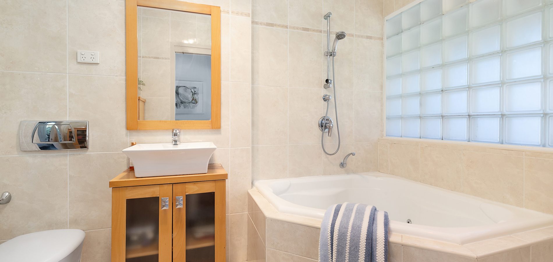 8 Burrandong Crescent, Baulkham Hills NSW 2153 - photo 13