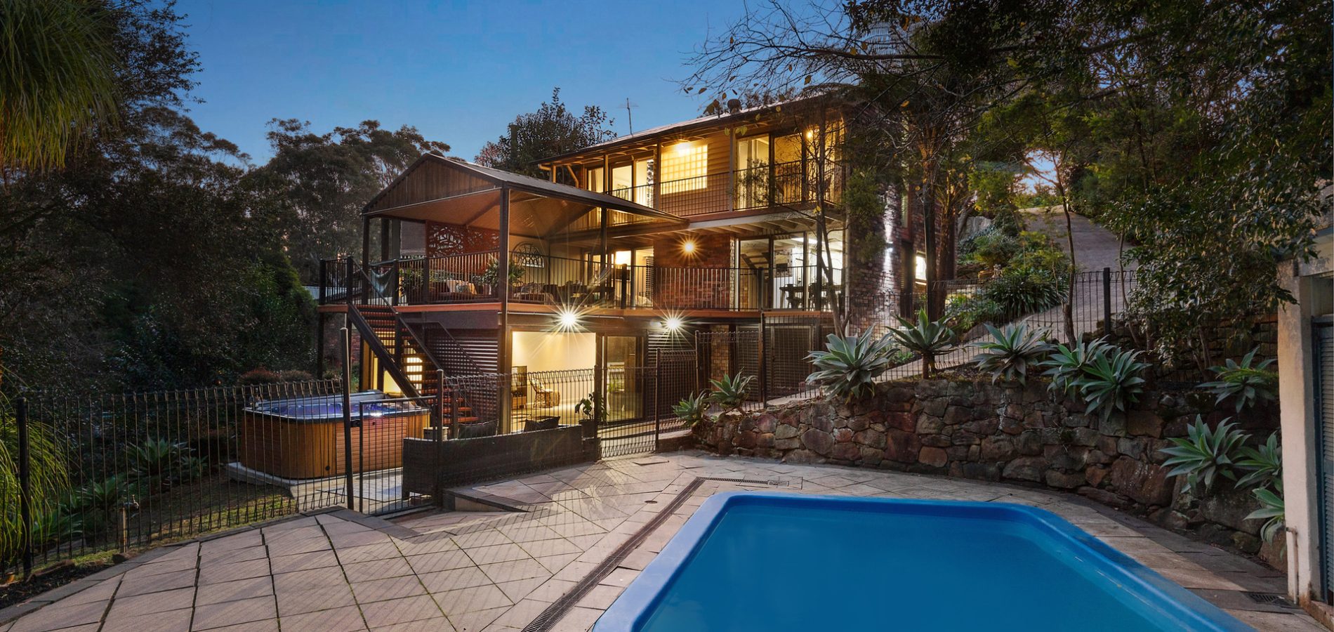 8 Burrandong Crescent, Baulkham Hills NSW 2153 - photo 15
