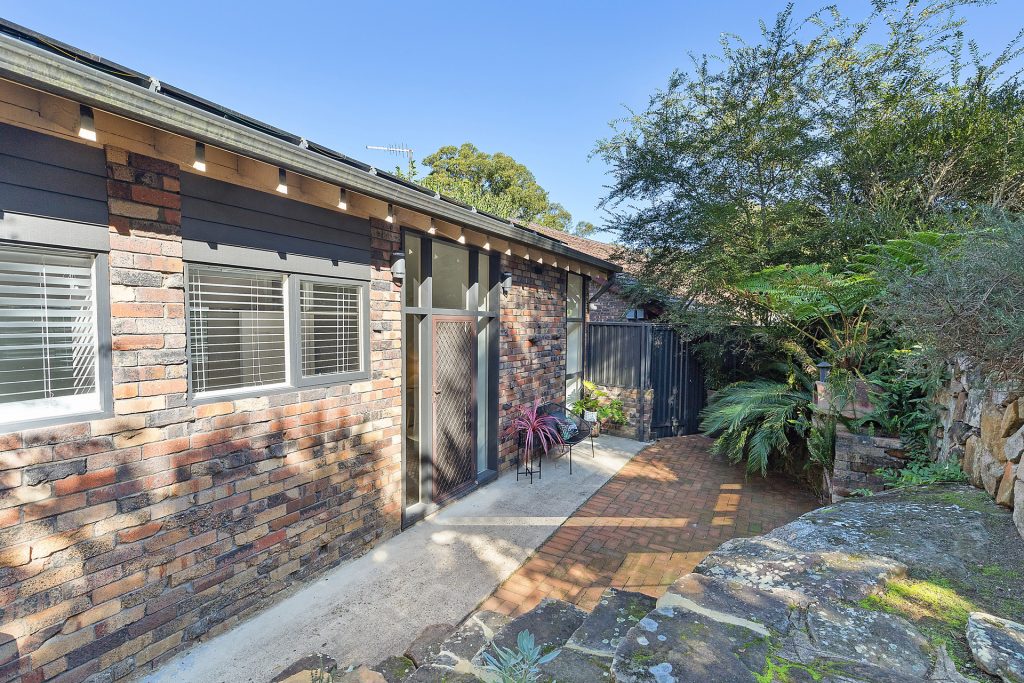 8 Burrandong Crescent, Baulkham Hills NSW 2153 - photo 10