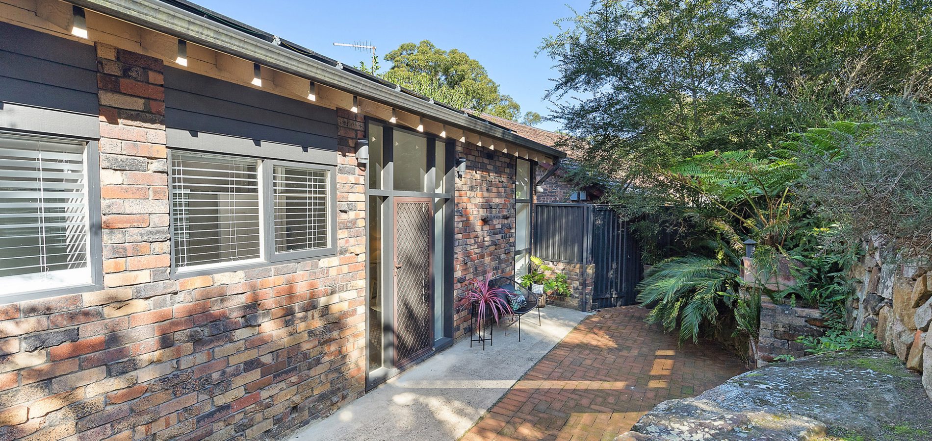 8 Burrandong Crescent, Baulkham Hills NSW 2153 - photo 10