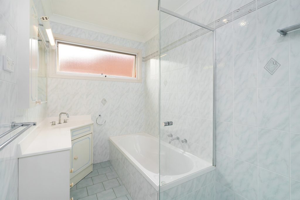 4 Rockley Avenue, Baulkham Hills NSW 2153 - photo 4