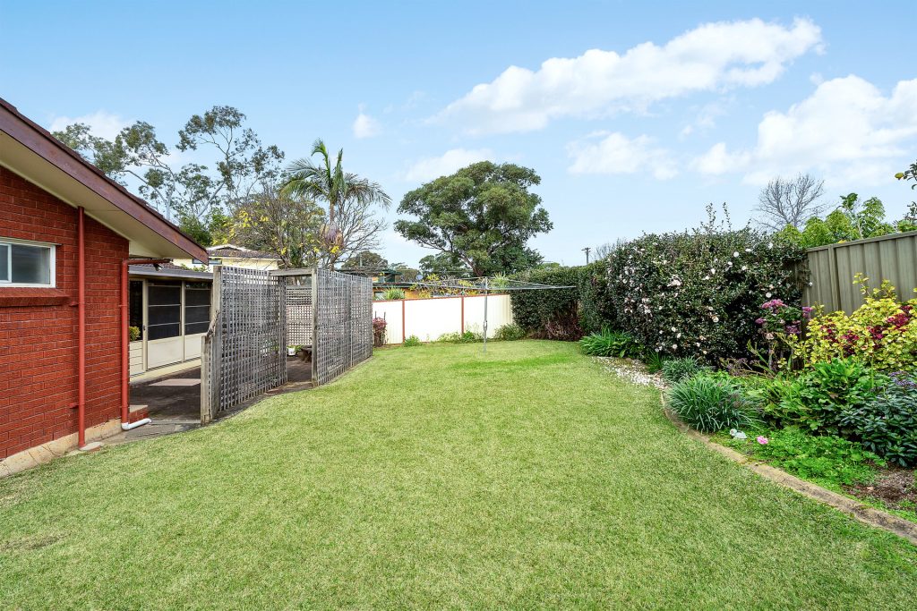 4 Rockley Avenue, Baulkham Hills NSW 2153 - photo 5