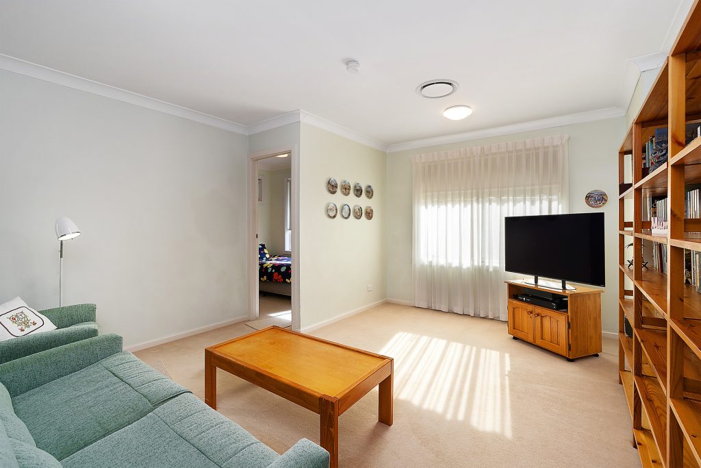 4 Rockley Avenue, Baulkham Hills NSW 2153 - photo 9