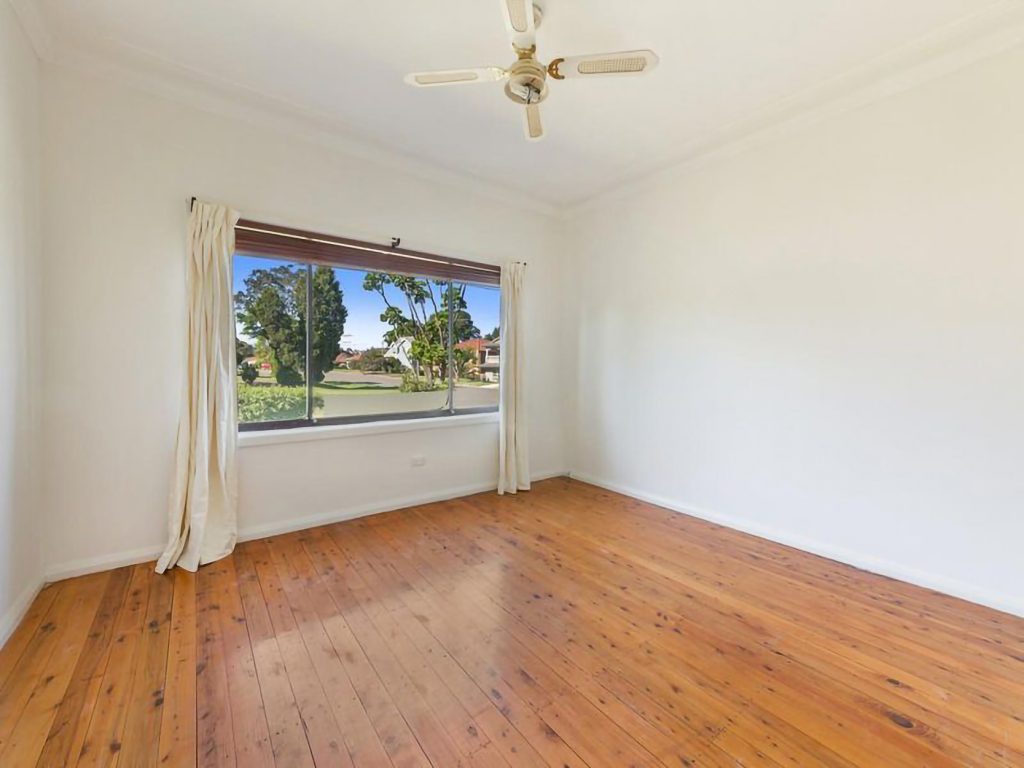 6 Highland Avenue, Toongabbie NSW 2146 - photo 2