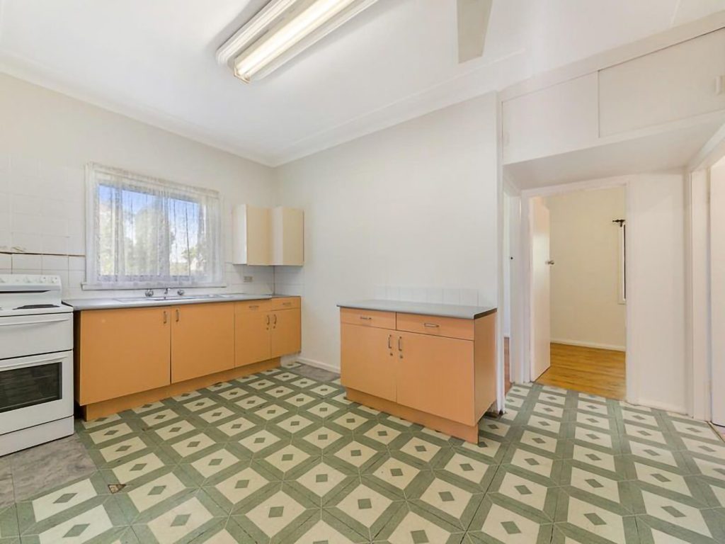 6 Highland Avenue, Toongabbie NSW 2146 - photo 4