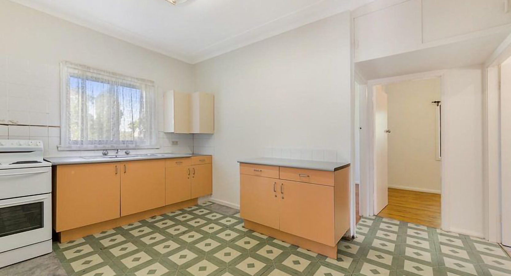 6 Highland Avenue, Toongabbie NSW 2146 - photo 4