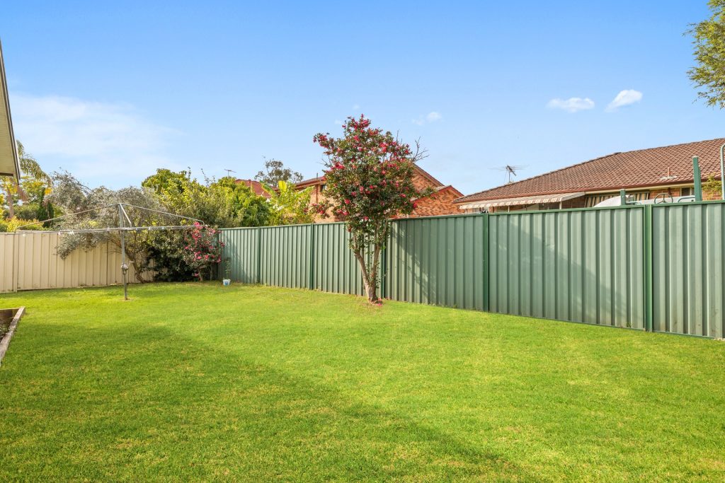 35 Wyena Road, Pendle Hill NSW 2145 - photo 15