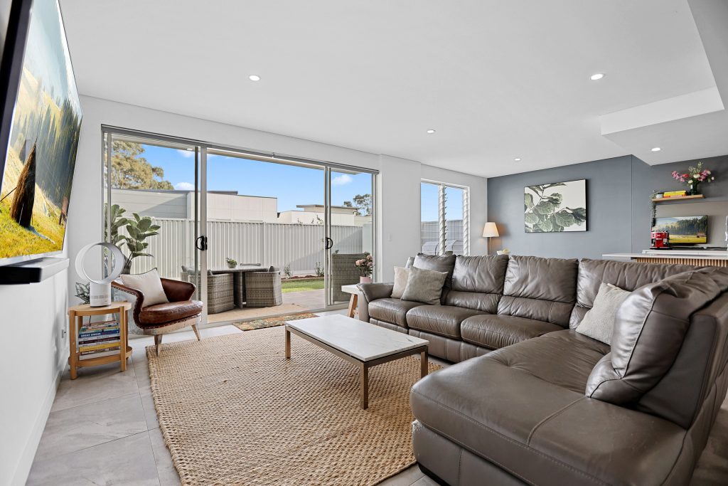 5 Deluxe Circuit, Norwest NSW 2153 - photo 2
