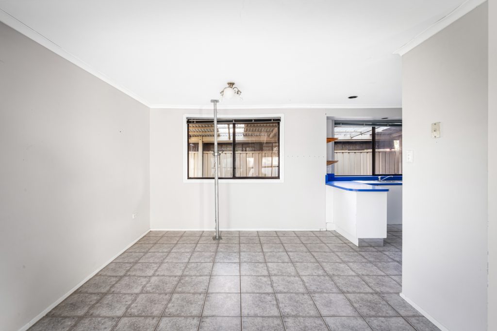 8 Caird Place, Seven Hills NSW 2147 - photo 3