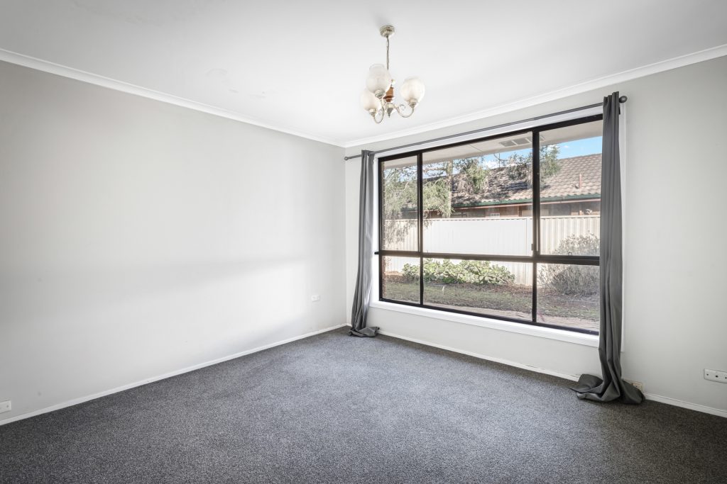 8 Caird Place, Seven Hills NSW 2147 - photo 5