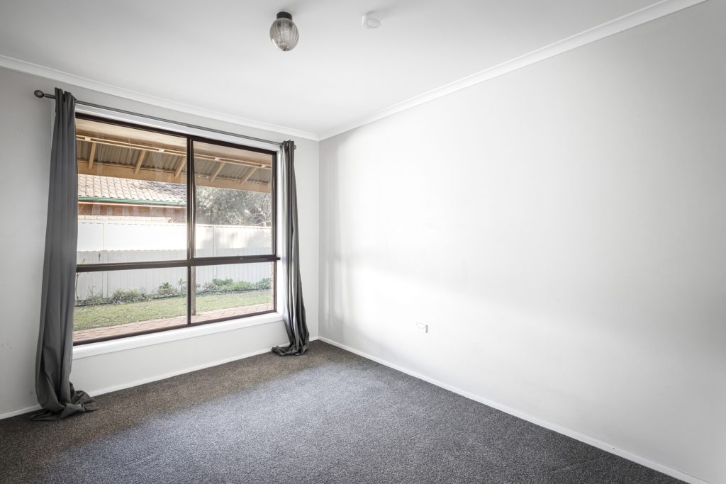 8 Caird Place, Seven Hills NSW 2147 - photo 6