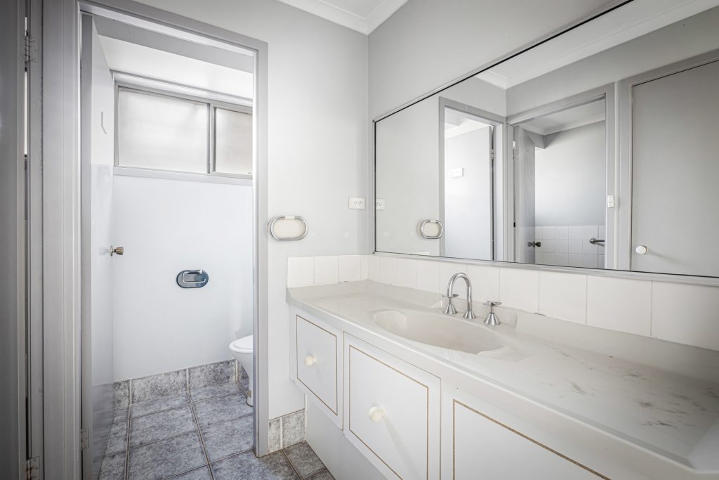 8 Caird Place, Seven Hills NSW 2147 - photo 7