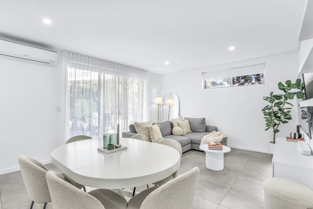 2/17-19 Robiliard Street, Mays Hill NSW 2145 - photo 2