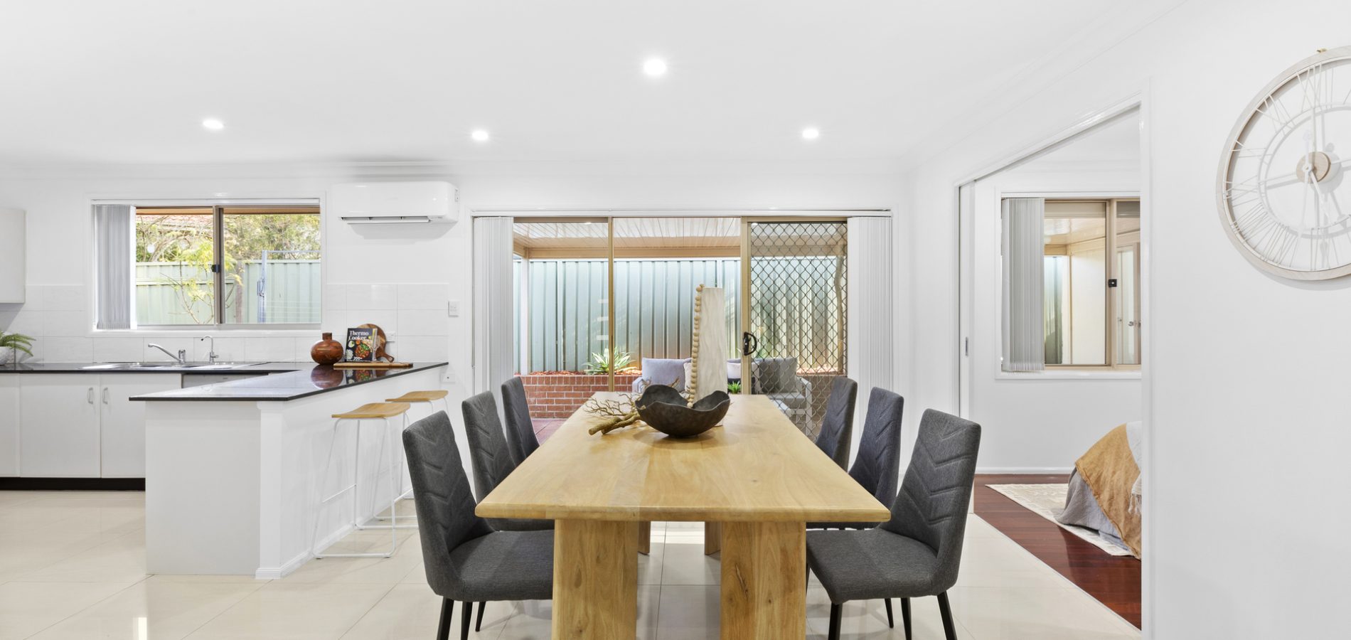 10A Parkland Avenue, Pendle Hill NSW 2145 - photo 4