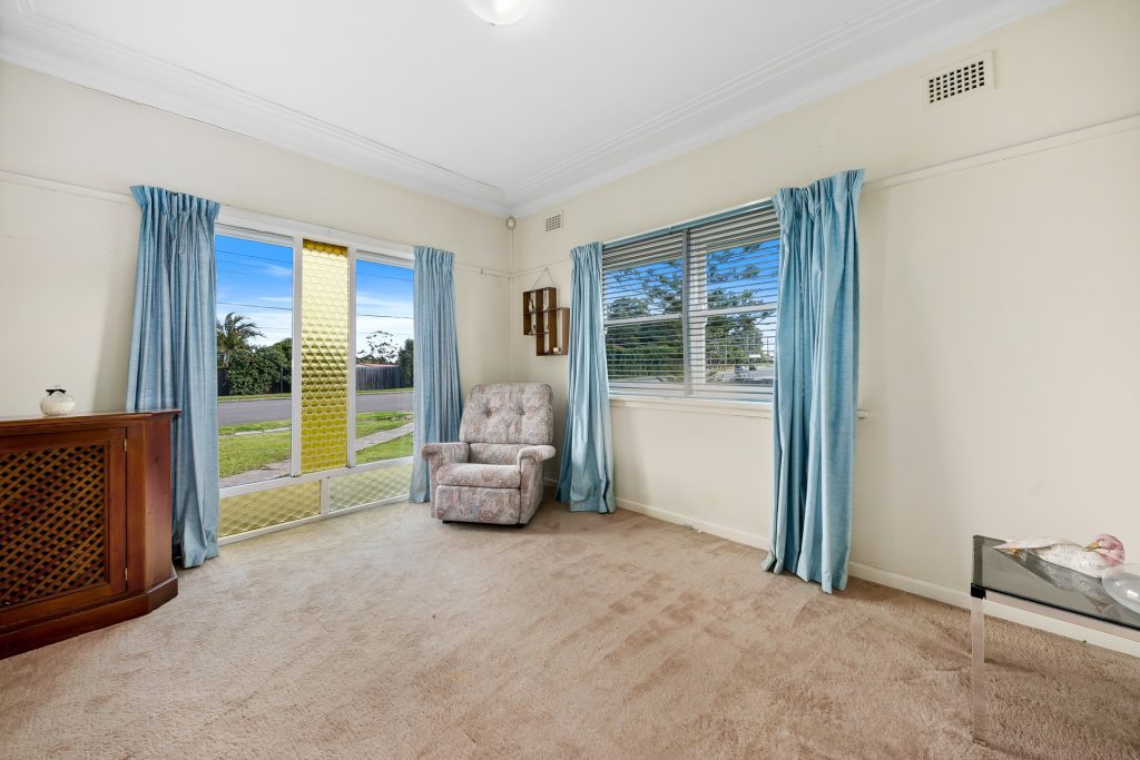 327 Blacktown Road, Seven Hills NSW 2147 - photo 3