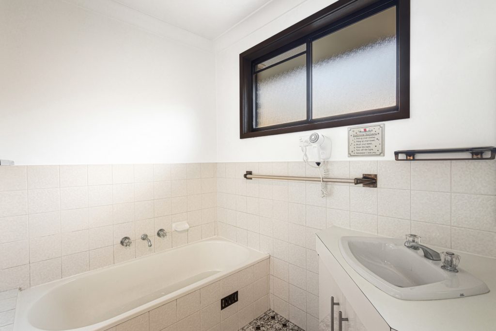 25 Plymouth Crescent, Kings Langley NSW 2147 - photo 8