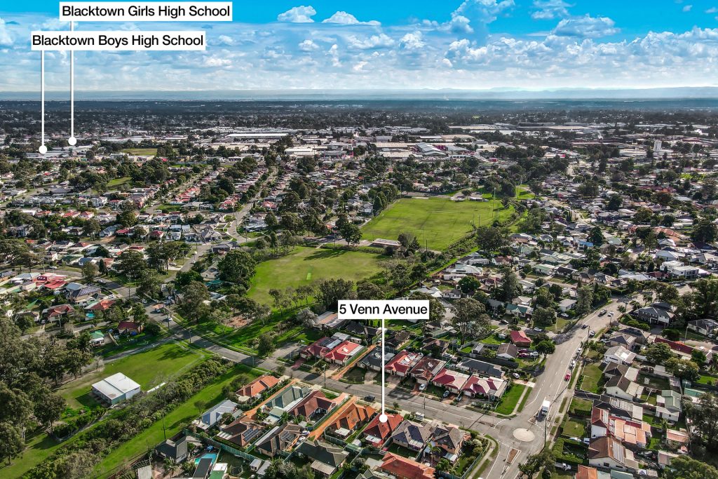 5 Venn Avenue, Lalor Park NSW 2147 - photo 16