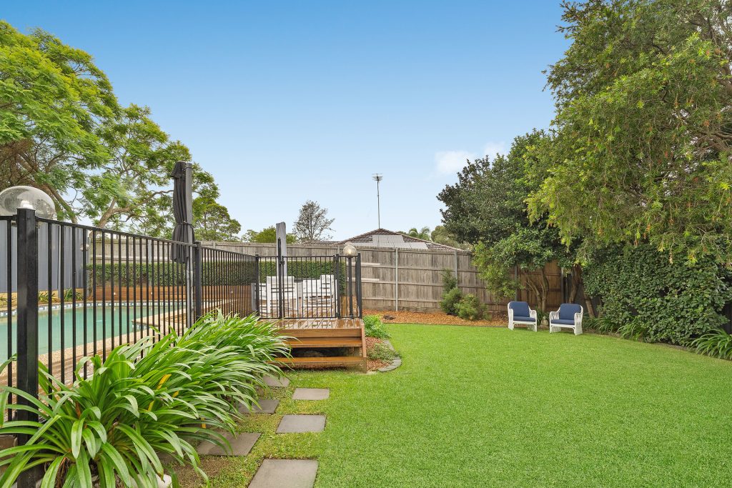 15 Rockley Avenue, Baulkham Hills NSW 2153 - photo 3