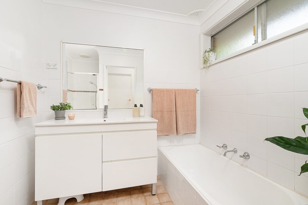 15 Rockley Avenue, Baulkham Hills NSW 2153 - photo 10