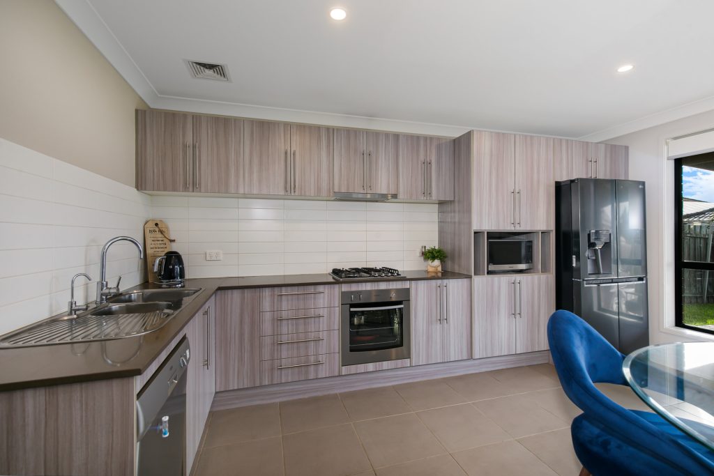 6 Eumina Street, The Ponds NSW 2769 - photo 4