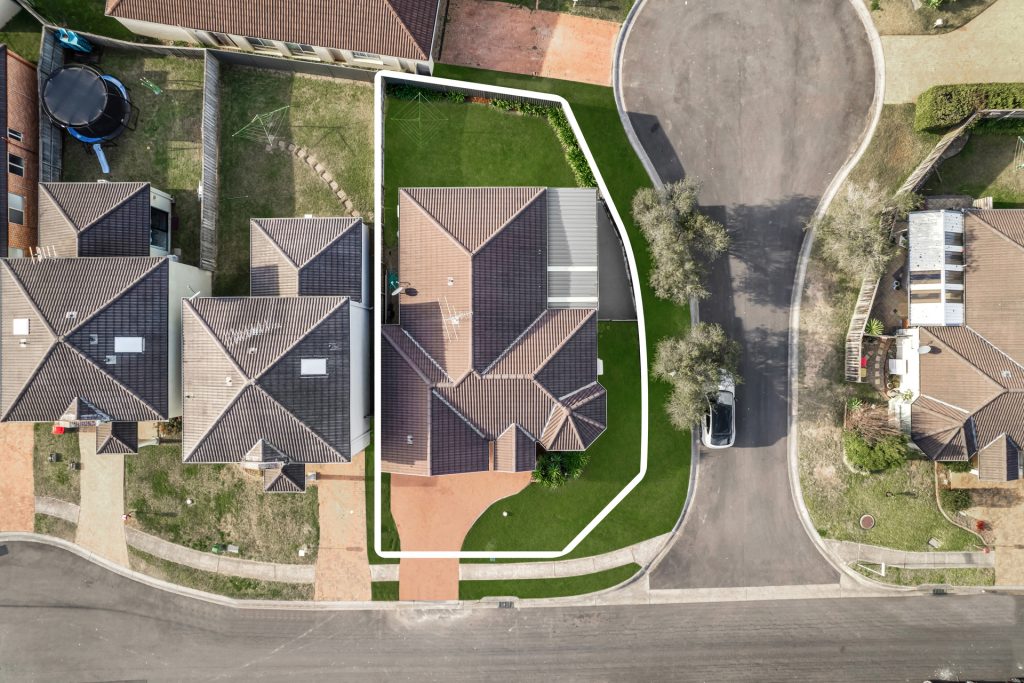 9 Canyon Drive, Stanhope Gardens NSW 2768 - photo 16