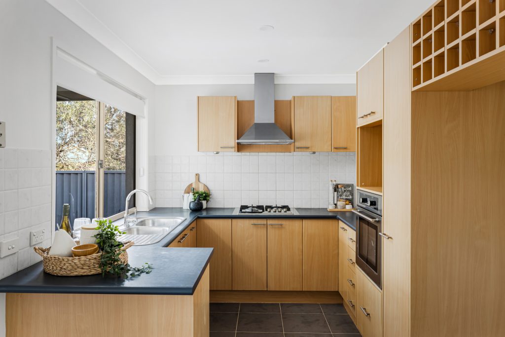 9 Canyon Drive, Stanhope Gardens NSW 2768 - photo 5