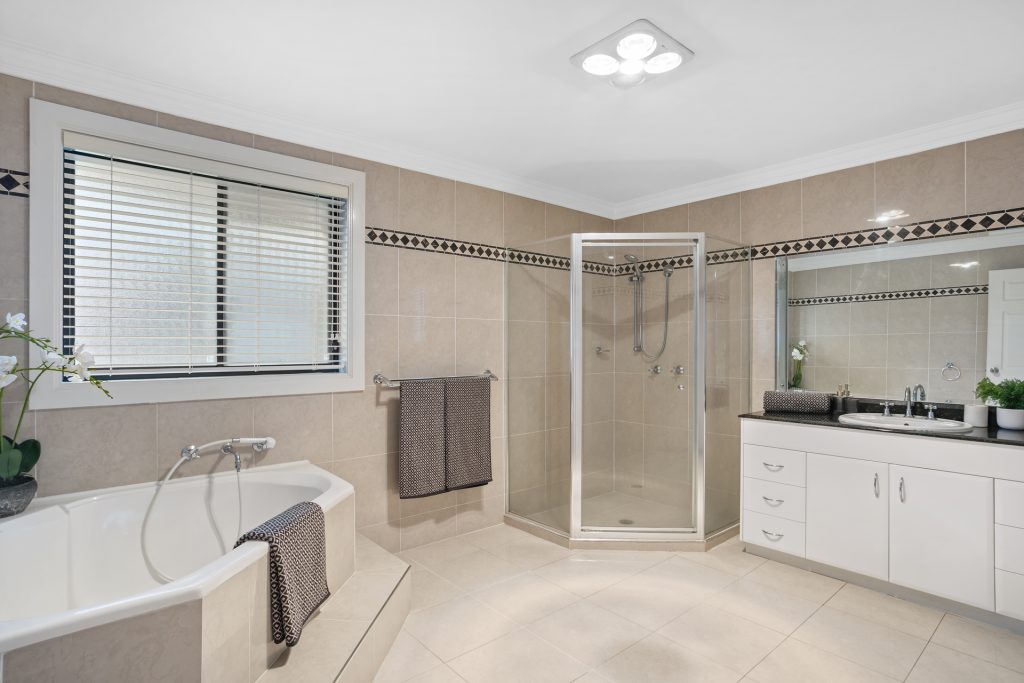 24 Applecross Avenue, Castle Hill NSW 2154 - photo 14