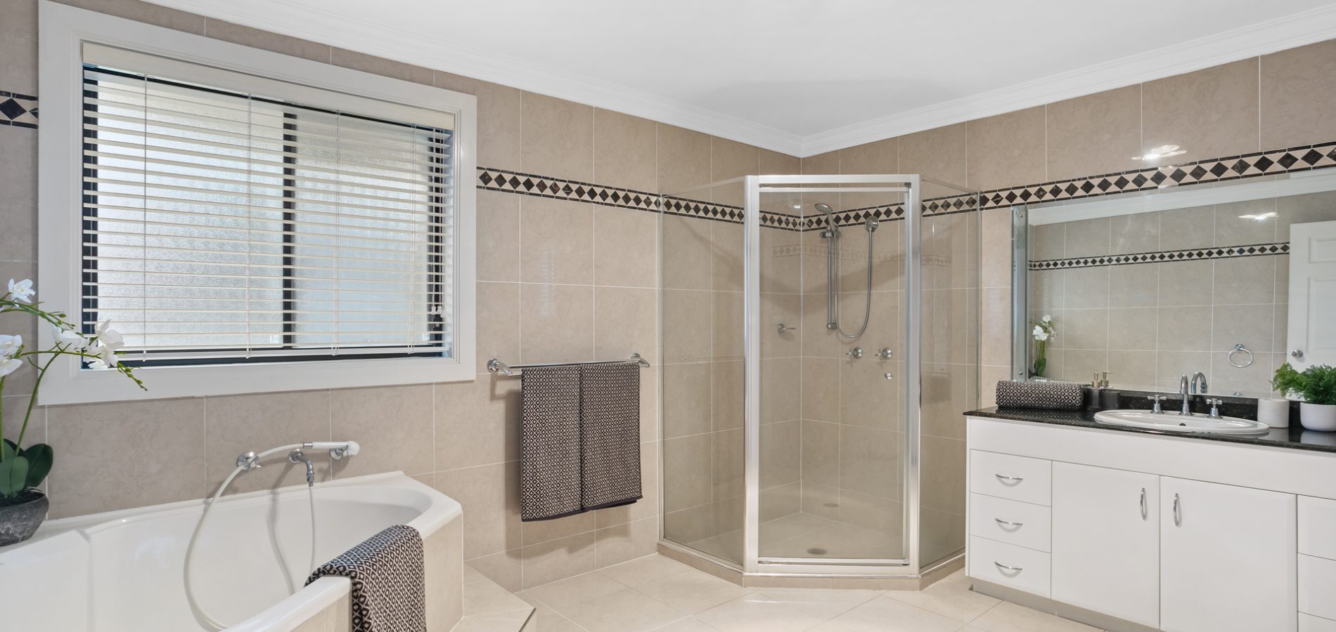 24 Applecross Avenue, Castle Hill NSW 2154 - photo 14