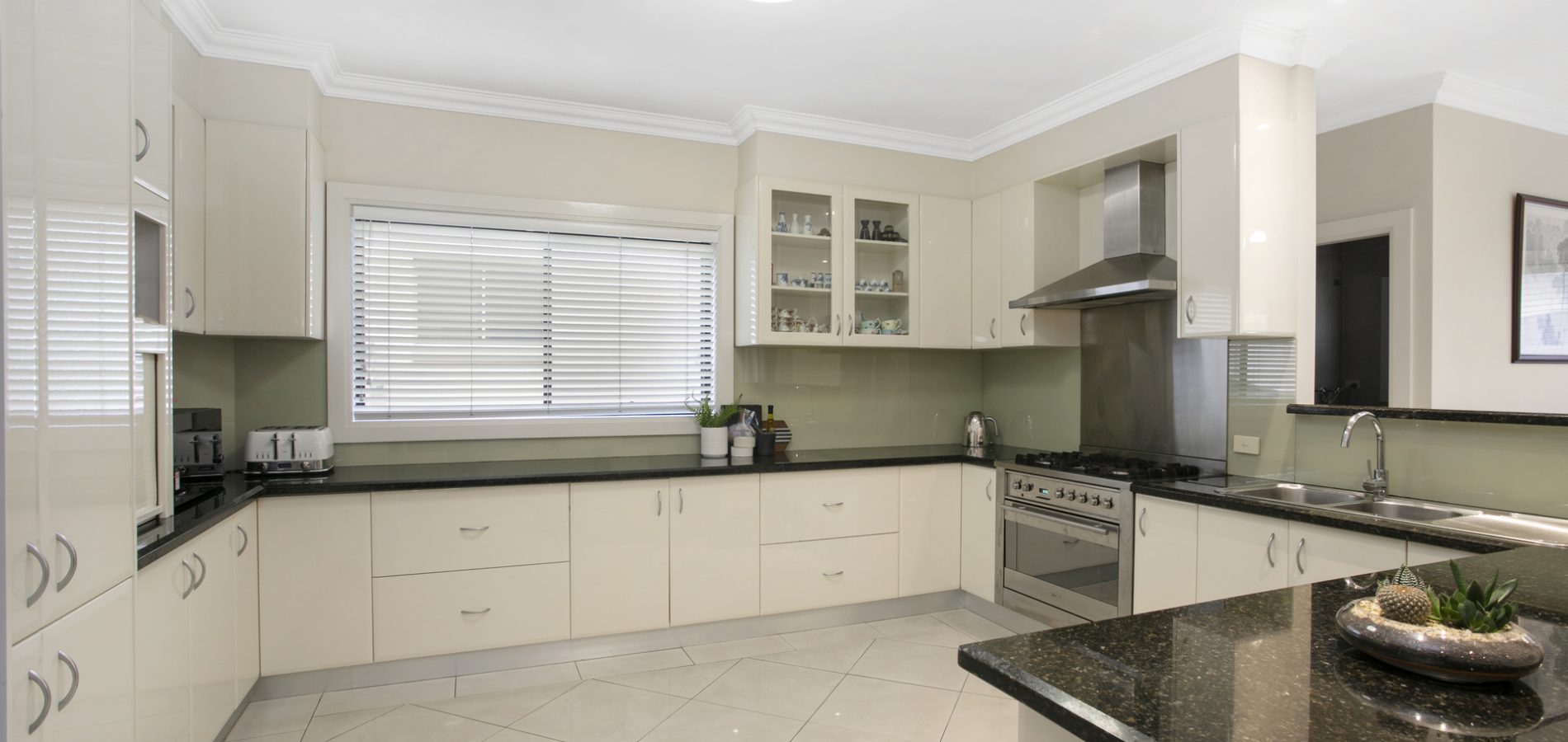24 Applecross Avenue, Castle Hill NSW 2154 - photo 3