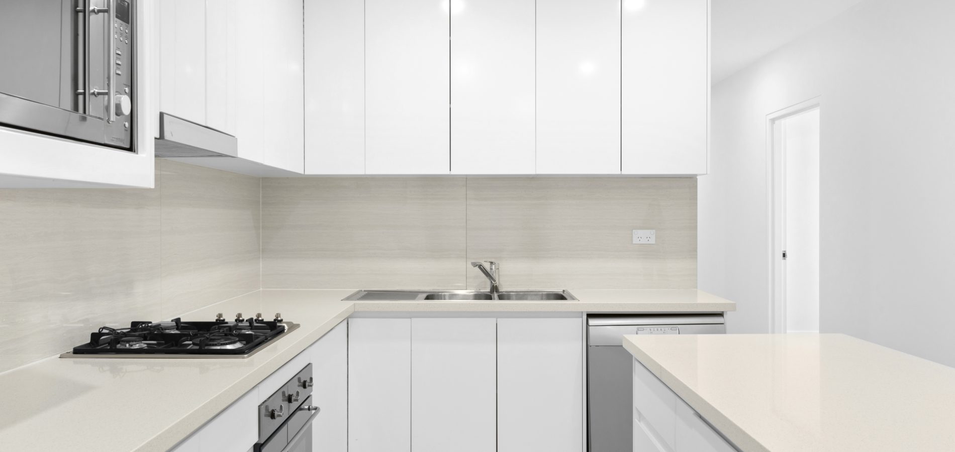 3/7 Harrington Avenue, Castle Hill NSW 2154 - photo 3