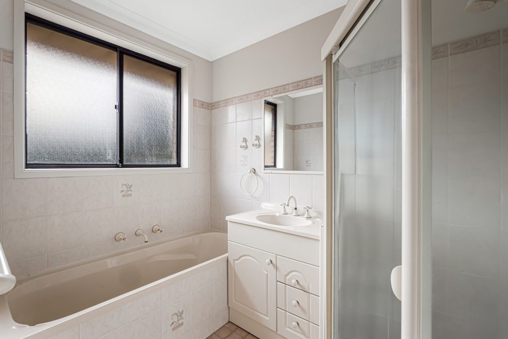 70 Sutherland Avenue, Kings Langley NSW 2147 - photo 9