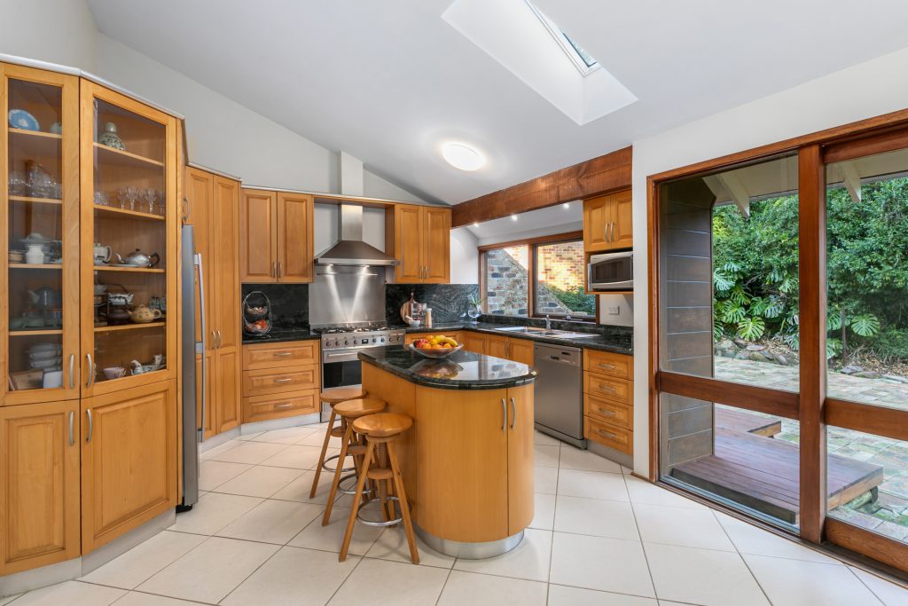 50 Ulundri Drive, Castle Hill NSW 2154 - photo 3