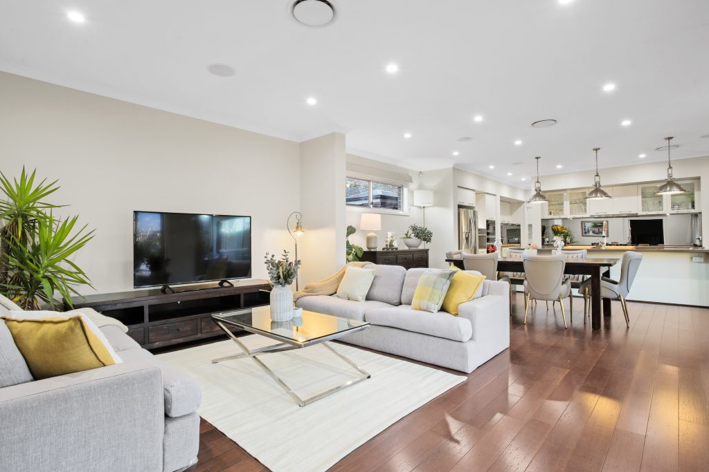 52 Hampton Crescent, Prospect NSW 2148 - photo 3