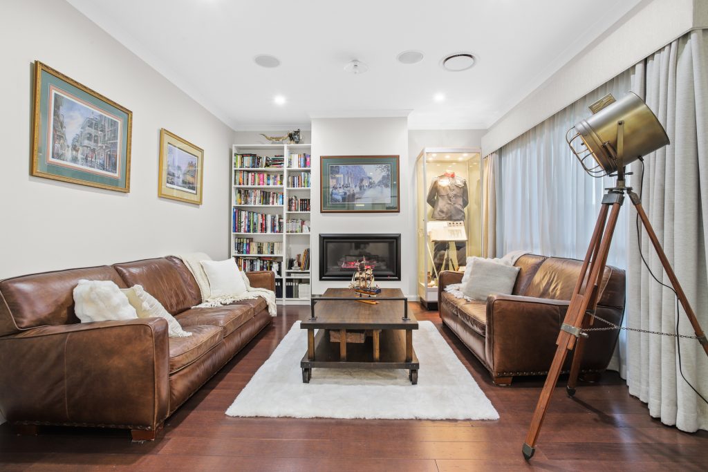 52 Hampton Crescent, Prospect NSW 2148 - photo 4