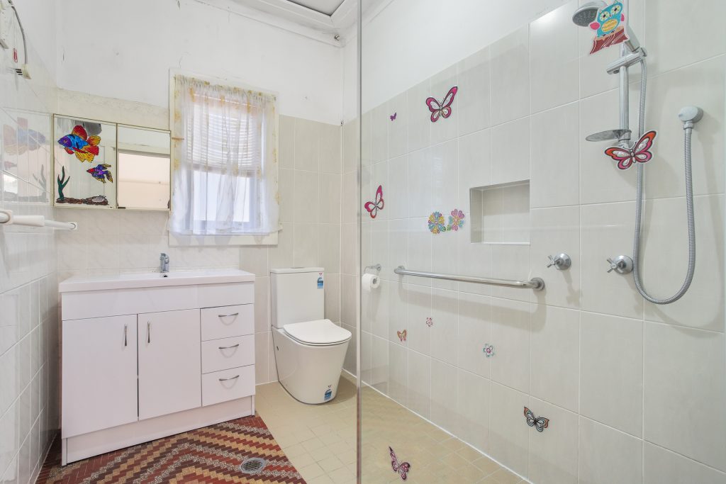 18 Kimberley Street, Merrylands NSW 2160 - photo 8