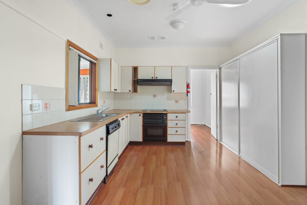 46 Carinya Road, Girraween NSW 2145 - photo 4