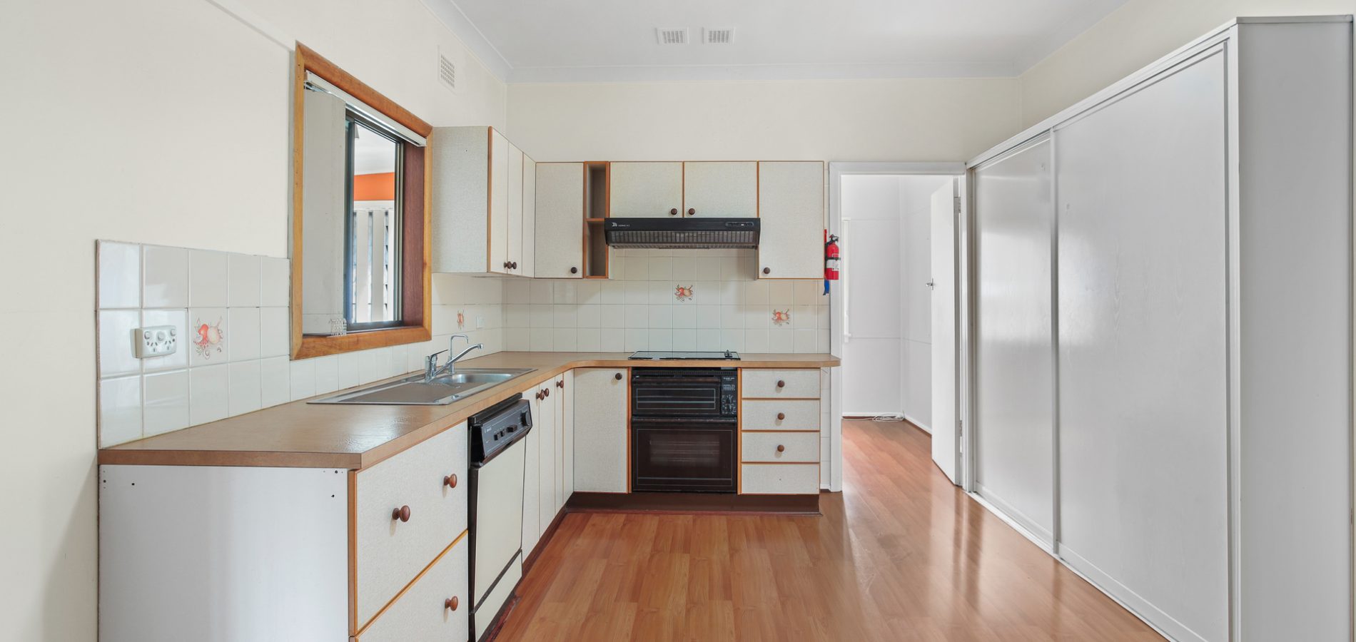 46 Carinya Road, Girraween NSW 2145 - photo 4