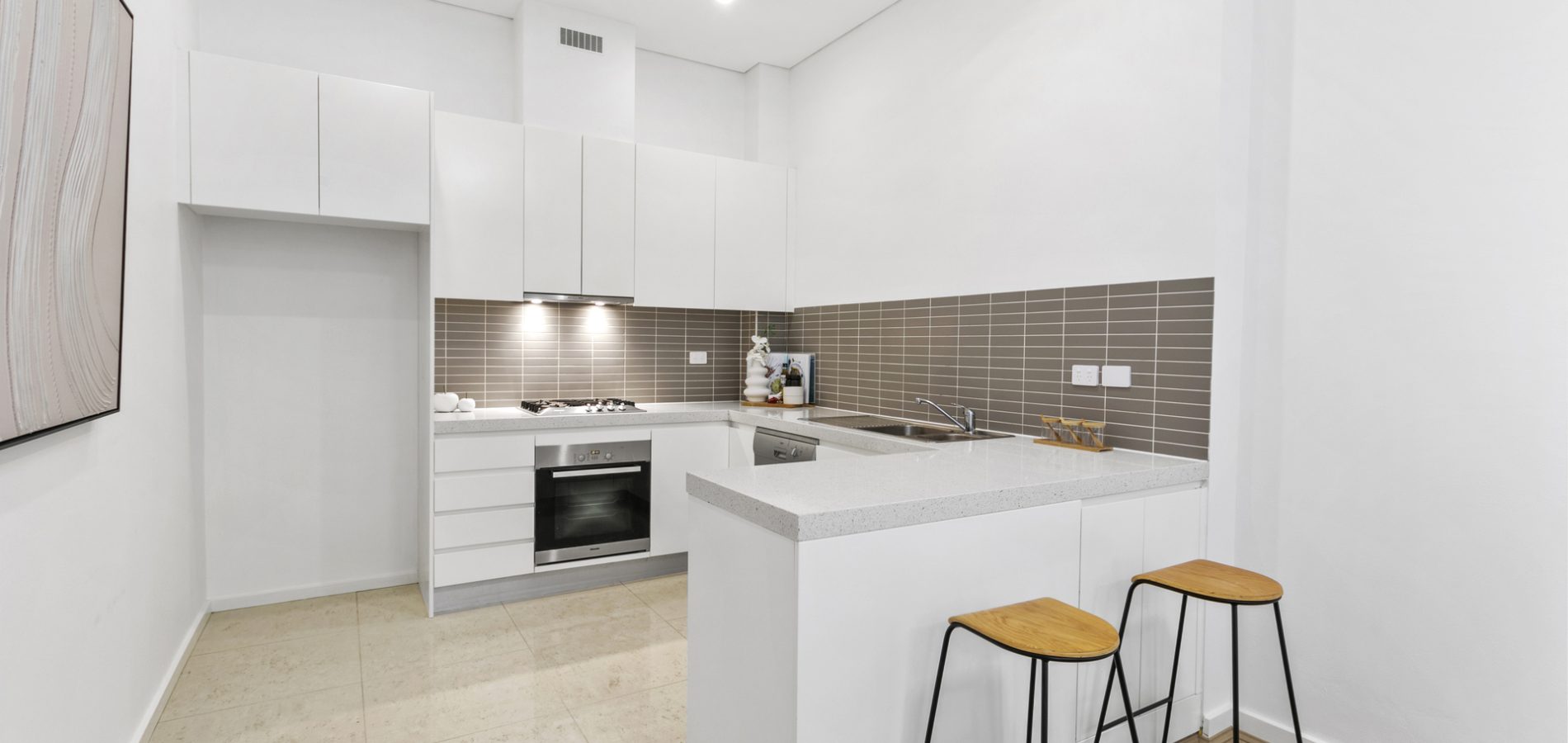 2/5 Sherwin Avenue, Castle Hill NSW 2154 - photo 5