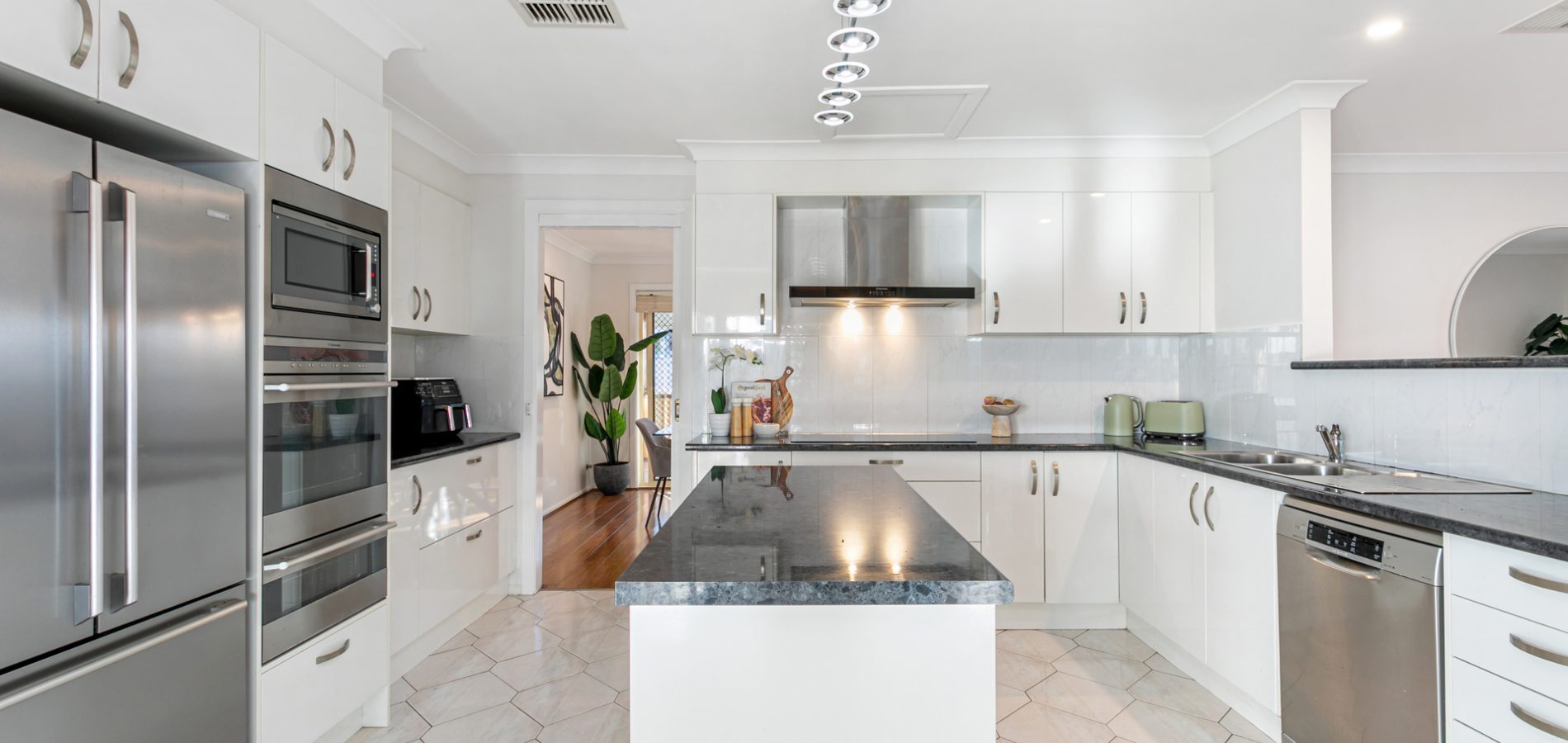 3 Merlin Court, Castle Hill NSW 2154 - photo 2
