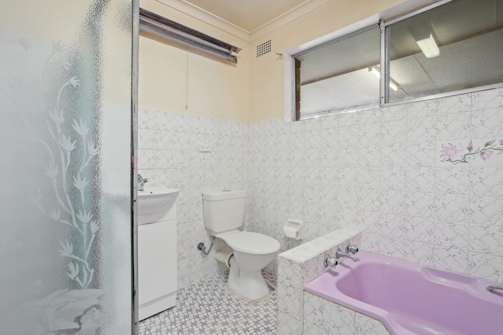 10 Allambie Avenue, Northmead NSW 2152 - photo 7