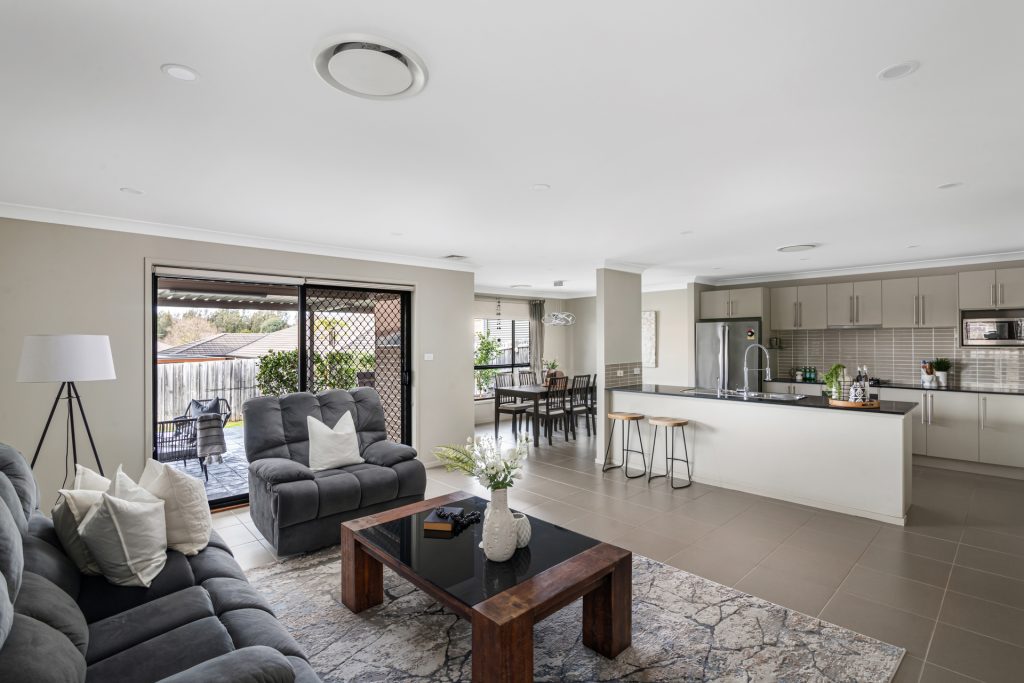 25 Paringa Drive, The Ponds NSW 2769 - photo 2