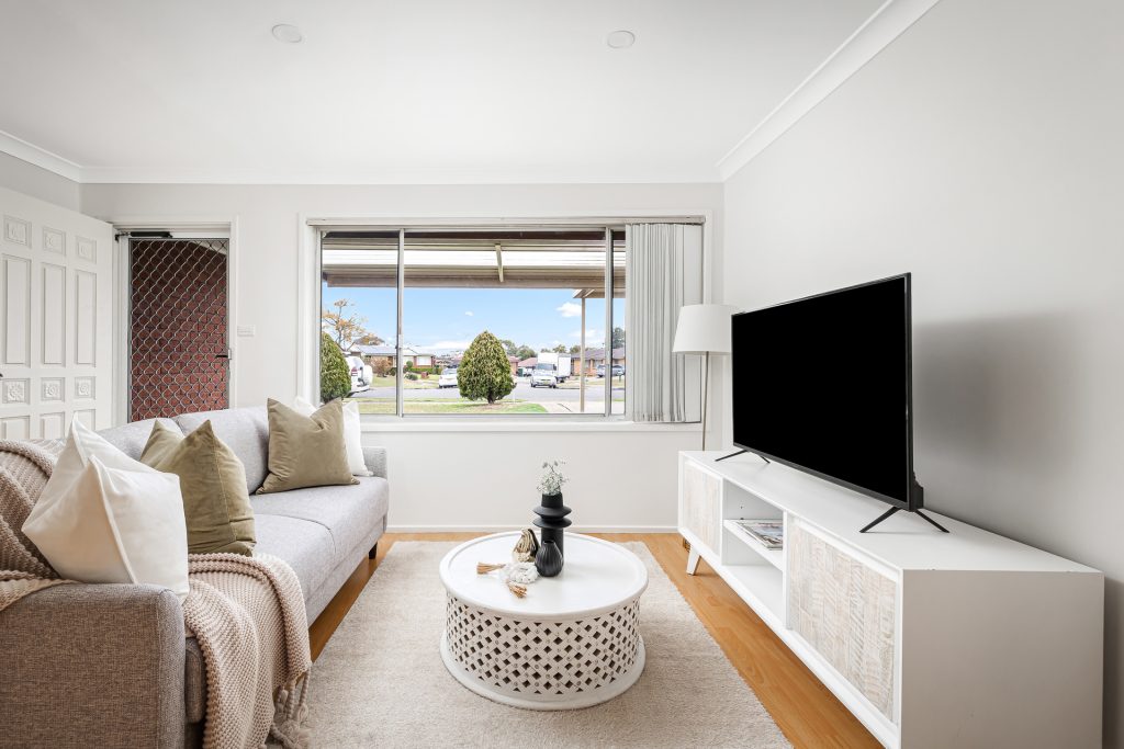 9 Medlow Drive, Quakers Hill NSW 2763 - photo 2