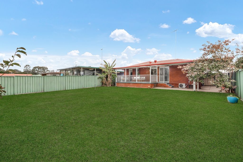 9 Medlow Drive, Quakers Hill NSW 2763 - photo 3