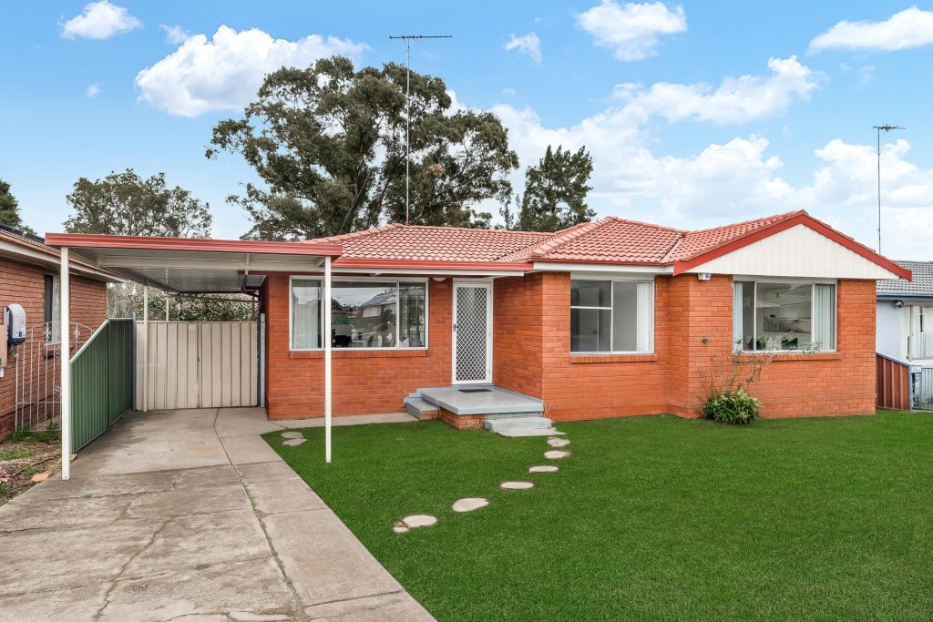 9 Medlow Drive, Quakers Hill NSW 2763 - photo 5
